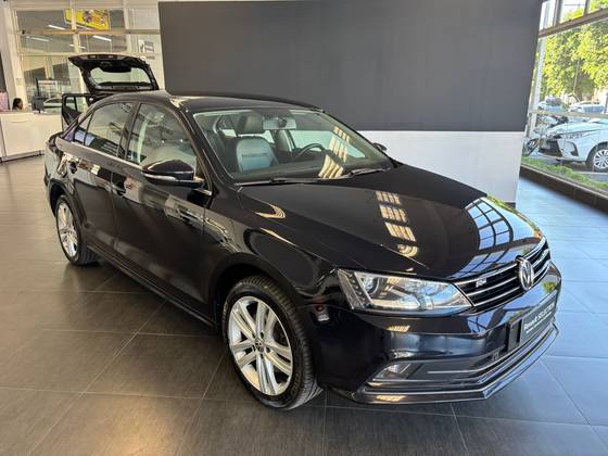 VOLKSWAGEN JETTA 2.0 TSI HIGHLINE 211CV GASOLINA 4P TIPTRONIC VOLKSWAGEN JETTA 2.0 TSI HIGHLINE 211CV GASOLINA 4P TIPTRONIC